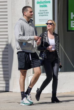 Ashley Benson - With G-Eazy seen after having lunch together in Los Angeles