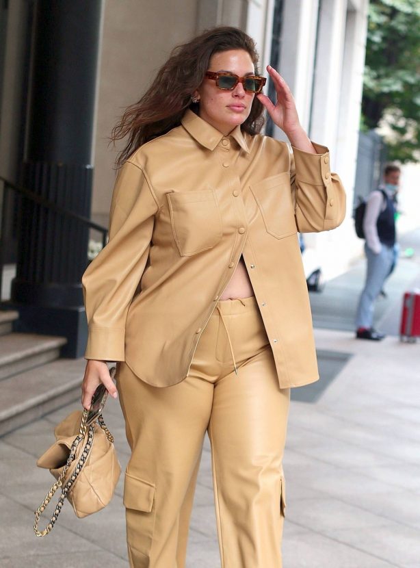 Ashley Graham - Exit from her hotel in Milan