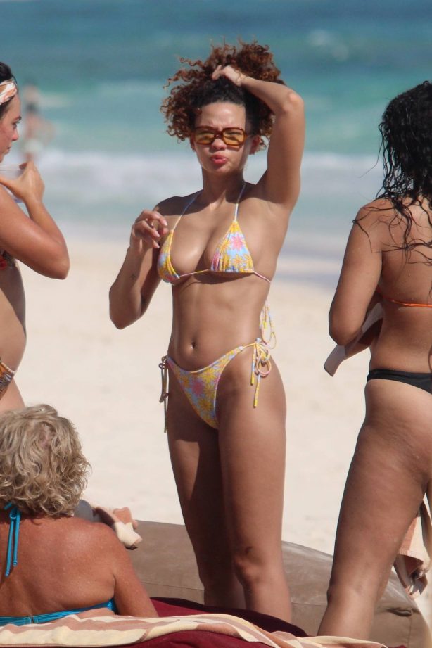 Ashley Moore - With friends at the beach in Tulum