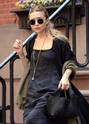 Ashley Olsen Leaving her apartment in New York