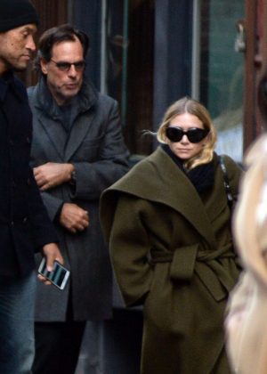 Ashley Olsen - Out for lunch in New York