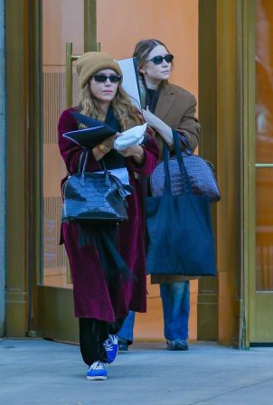 Ashley Olsen - With Mary-Kate Olsen seen together in New York