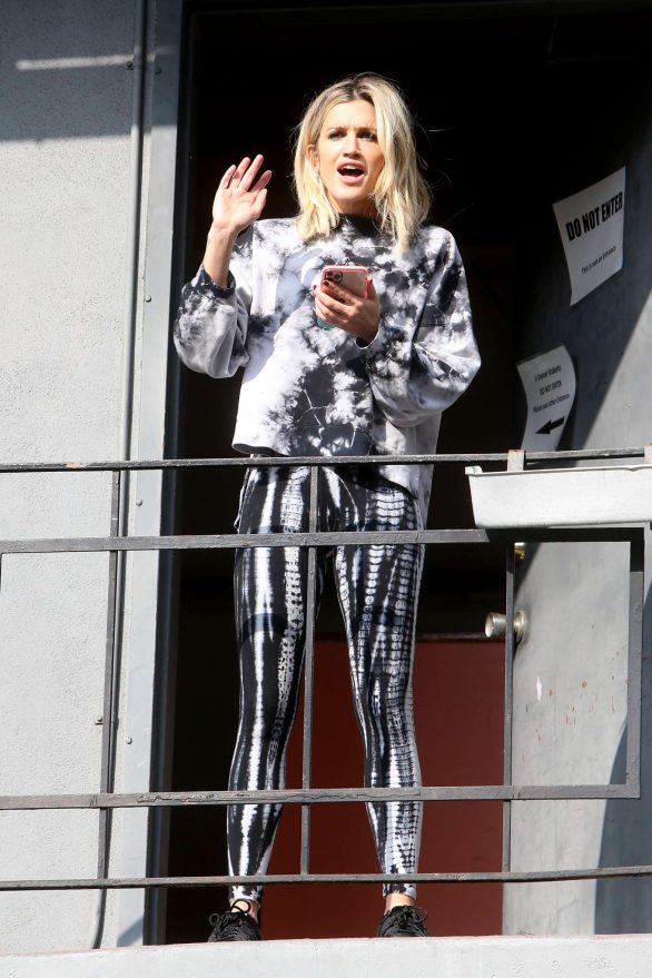 Ashley Roberts - Arriving to rehearsals for a new music video in West Hollywood