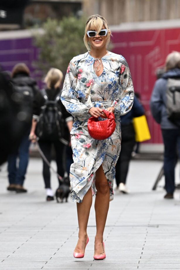 Ashley Roberts - In a dress seen leaving Heart Fm in London