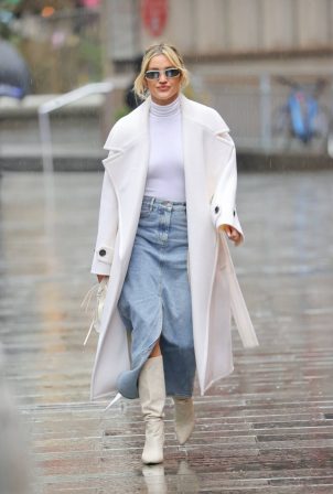 Ashley Roberts - In a white top at Heart breakfast show in London