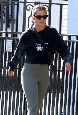 Ashley Roberts - Seen while out in Chelsea