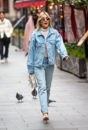 Ashley Roberts - Spotted outside the Global Radio Studios in London