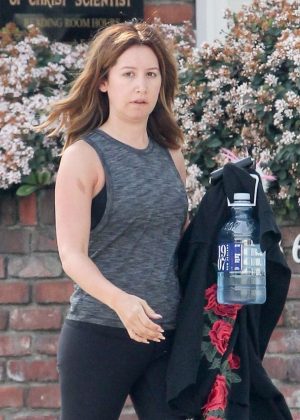Ashley Tisdale - Arrives for her daily workout in LA
