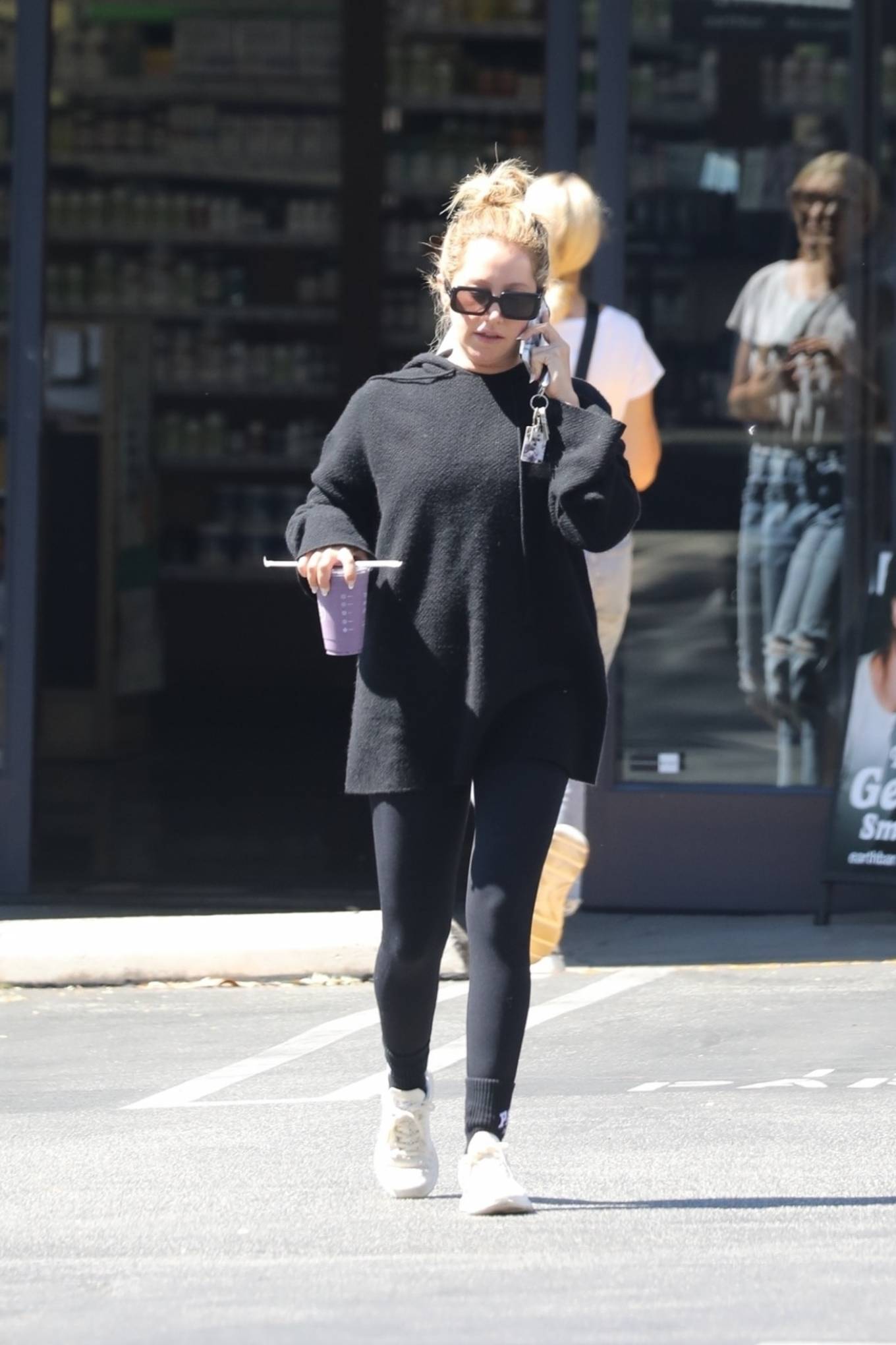 Ashley Tisdale 2022 : Ashley Tisdale – keeps it cozy in all-black loungewear at Erewhon in West Hollywod-01