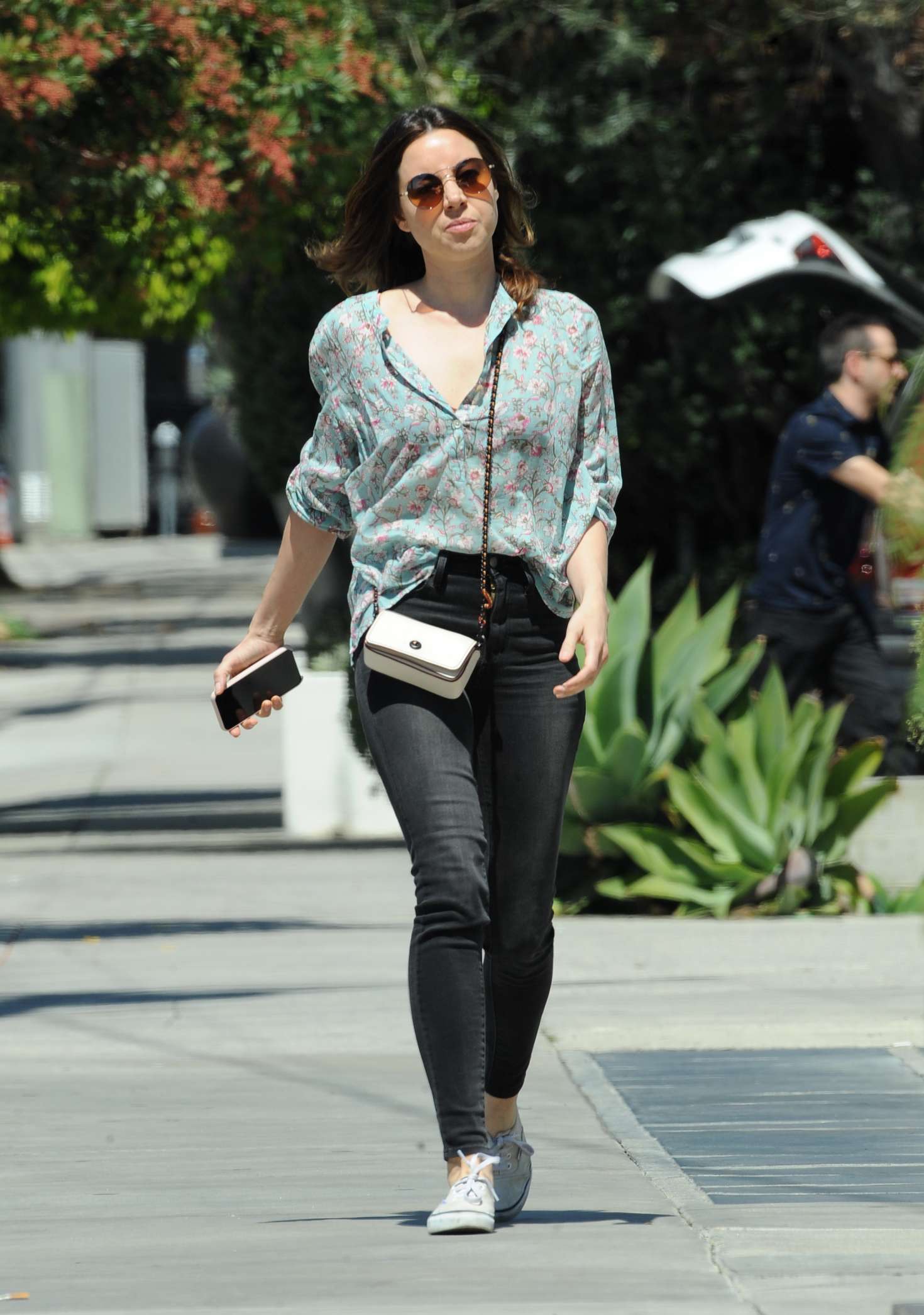 Aubrey Plaza in Jeans – Out in West Hollywood | GotCeleb