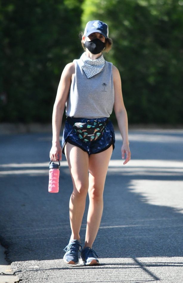 Aubrey Plaza in Shorts - Go on an afternoon hike in LA
