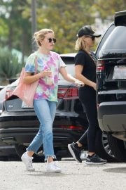 Ava Phillippe and Reese Witherspoon - Arrives at SunLife Organics for breakfast in Malibu