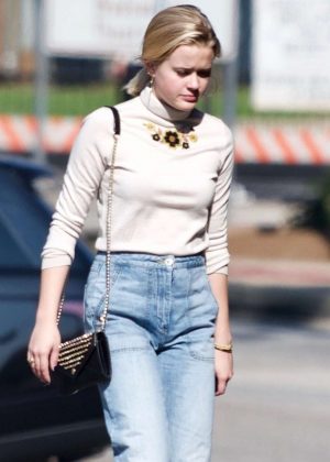 Ava Phillippe - Shopping in Brentwood