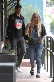 Avril Lavigne and Phillip Sarofim - Shopping at Couture Kids in West Hollywood