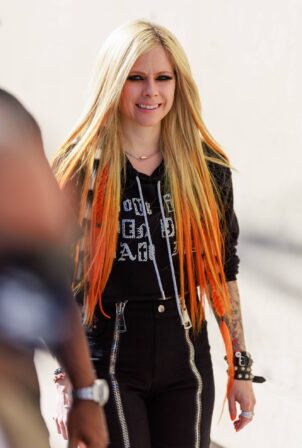 Avril Lavigne - Arriving at 'Jimmy Kimmel Live' in Los Angeles