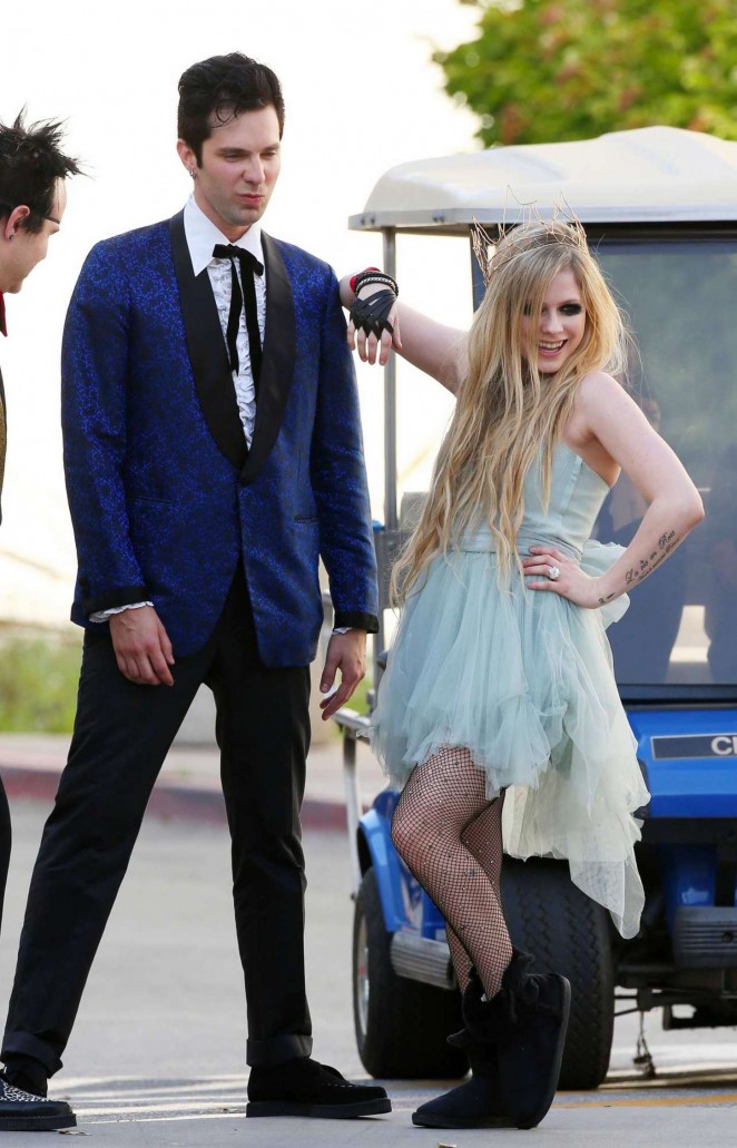 Avril Lavigne - Filming New Music Video in Los Angeles