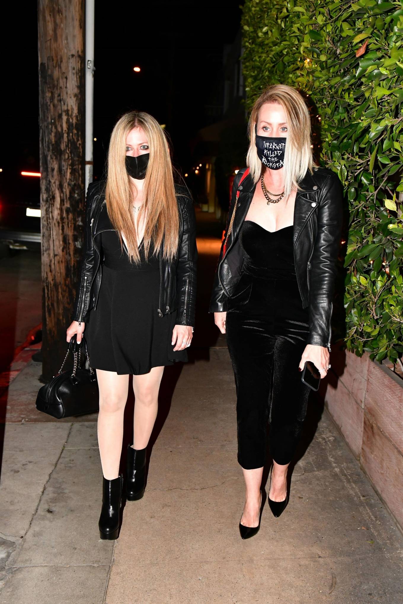 Avril Lavigne - Out for a dinner at Giorgio Baldi in Santa Monica