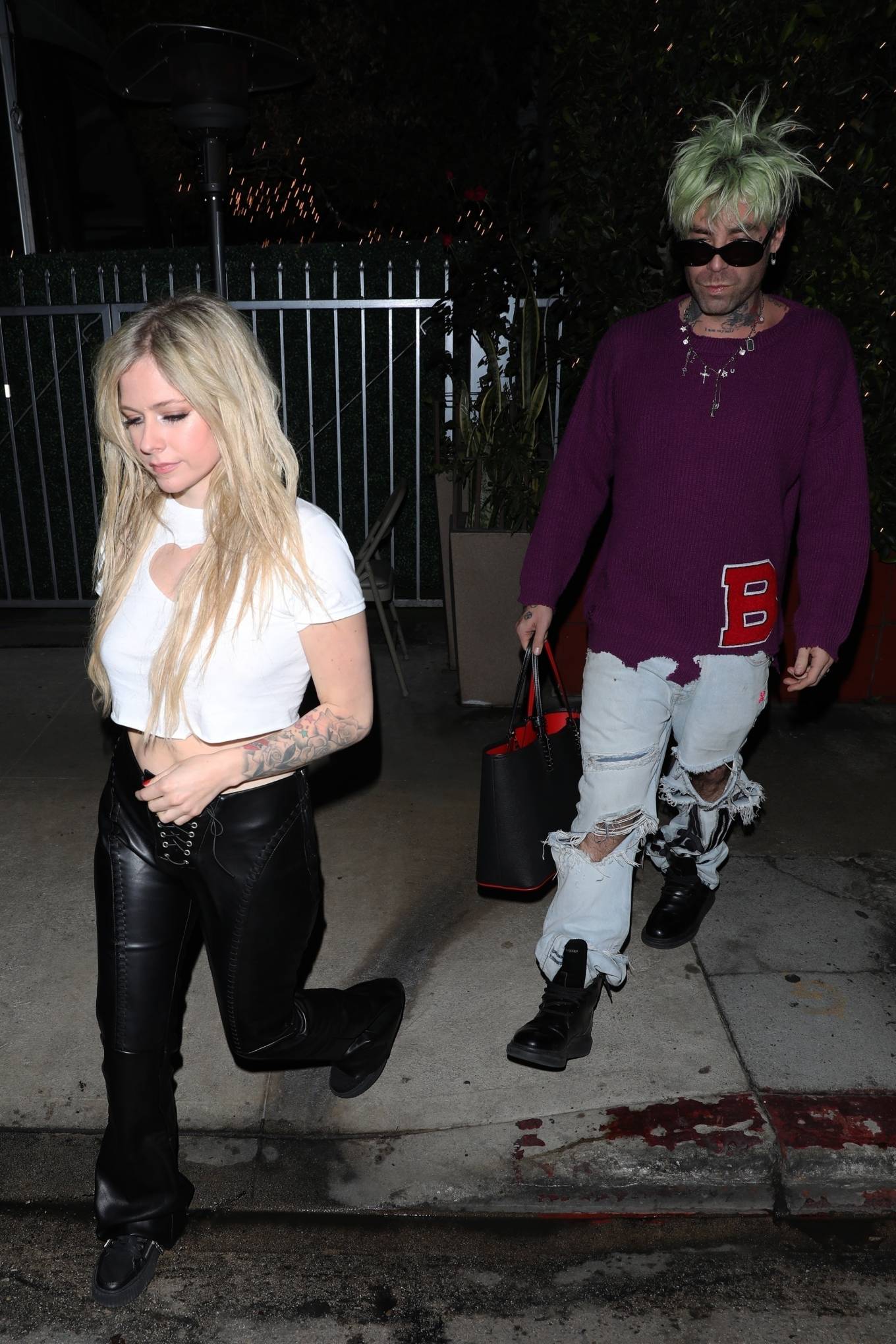 Avril Lavigne 2021 : Avril Lavigne – Seen leaving Giorgio Baldi after having dinner in Santa Monica-09