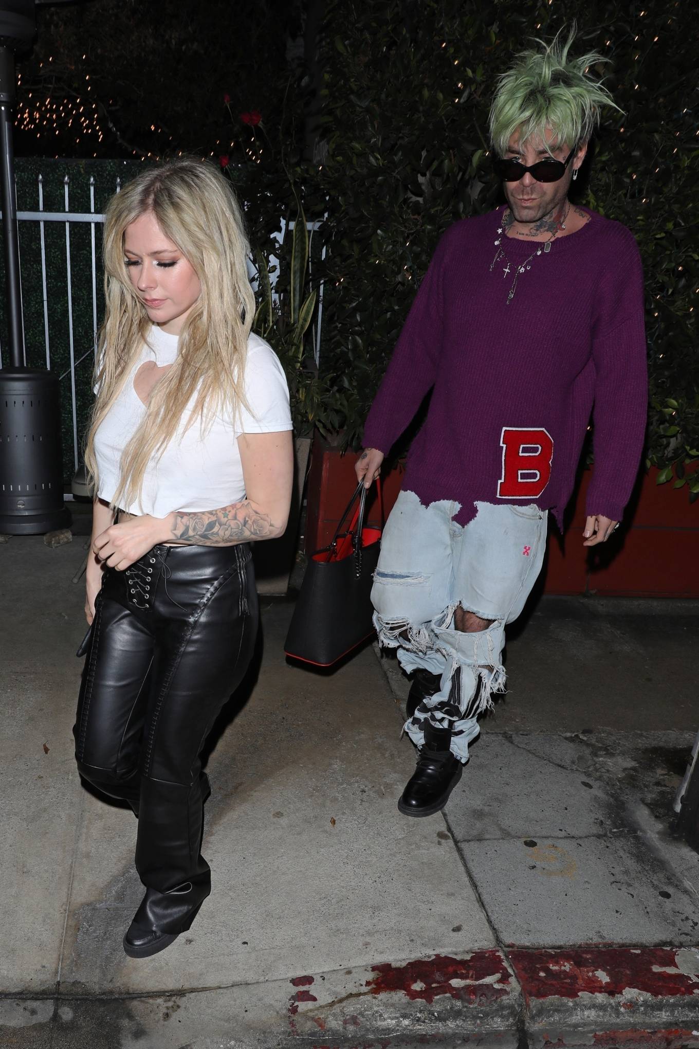 Avril Lavigne 2021 : Avril Lavigne – Seen leaving Giorgio Baldi after having dinner in Santa Monica-14