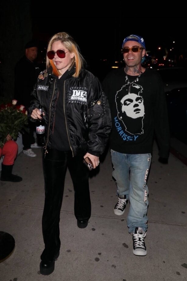 Avril Lavigne - Steps out with Beau Modsun in West Hollywood