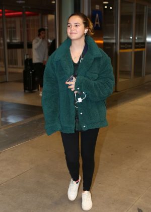 Bailee Madison - Arriving at Pearson International Airport in Toronto