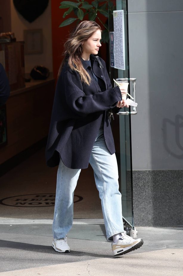Barbara Palvin - Out for juice in Los Angeles