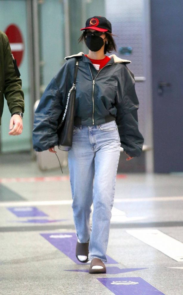 Bella Hadid - Arrives at Milan Airport