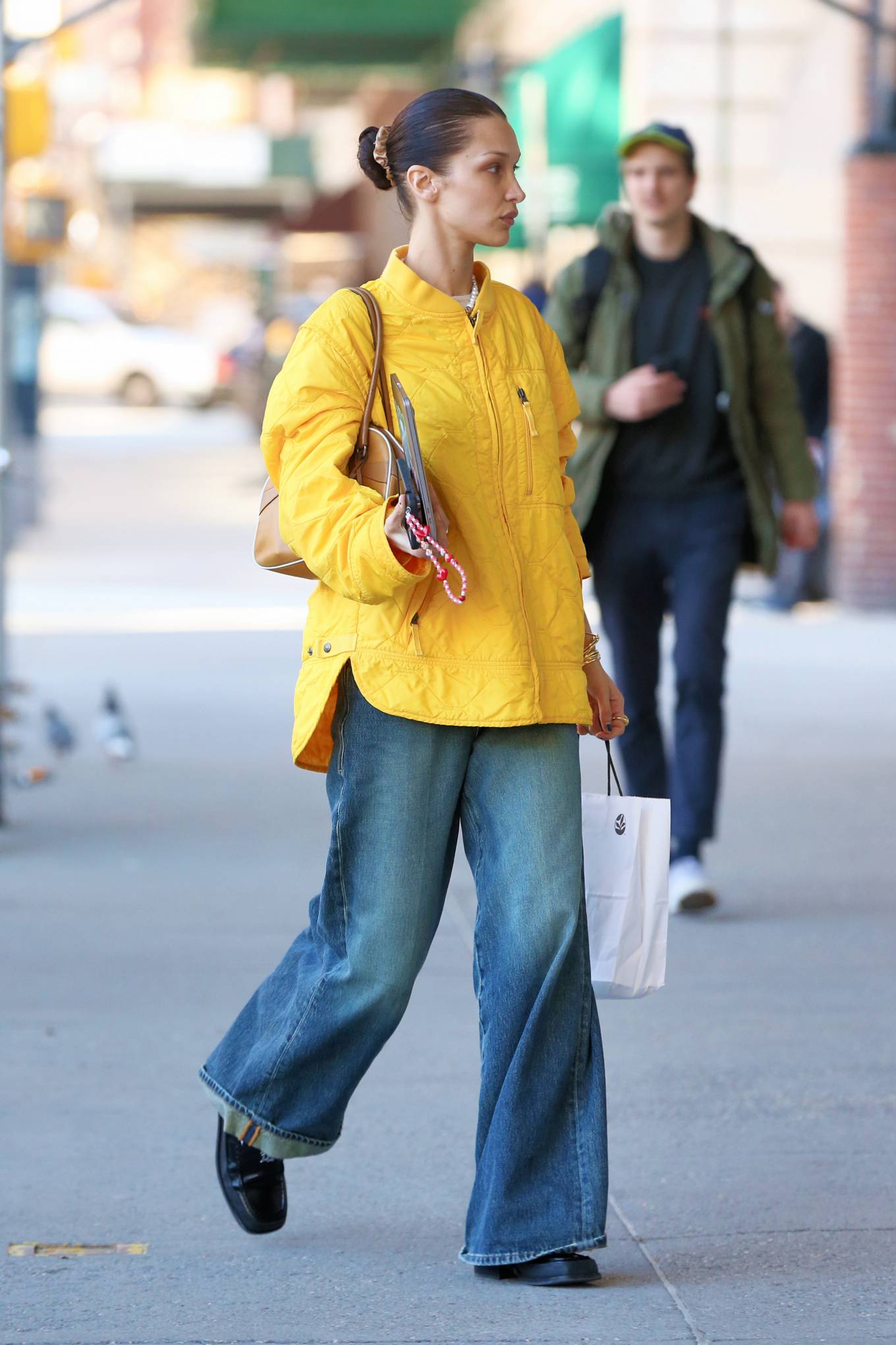 Bella Hadid 2022 : Bella Hadid – Dons baggy jeans while out in New York-04