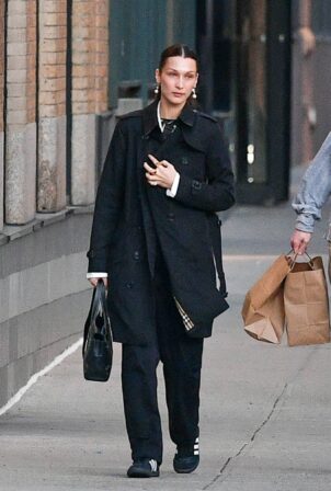 Bella Hadid - Heads to dinner with friends in New York