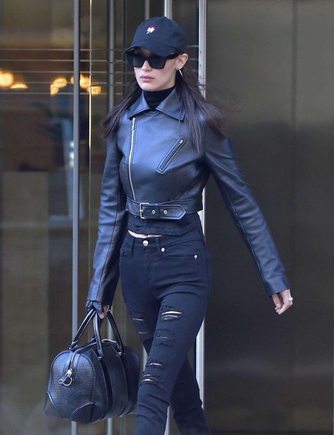 Bella Hadid - Leaves her apartment in New York