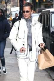 Bella Hadid - Out to run errands in New York