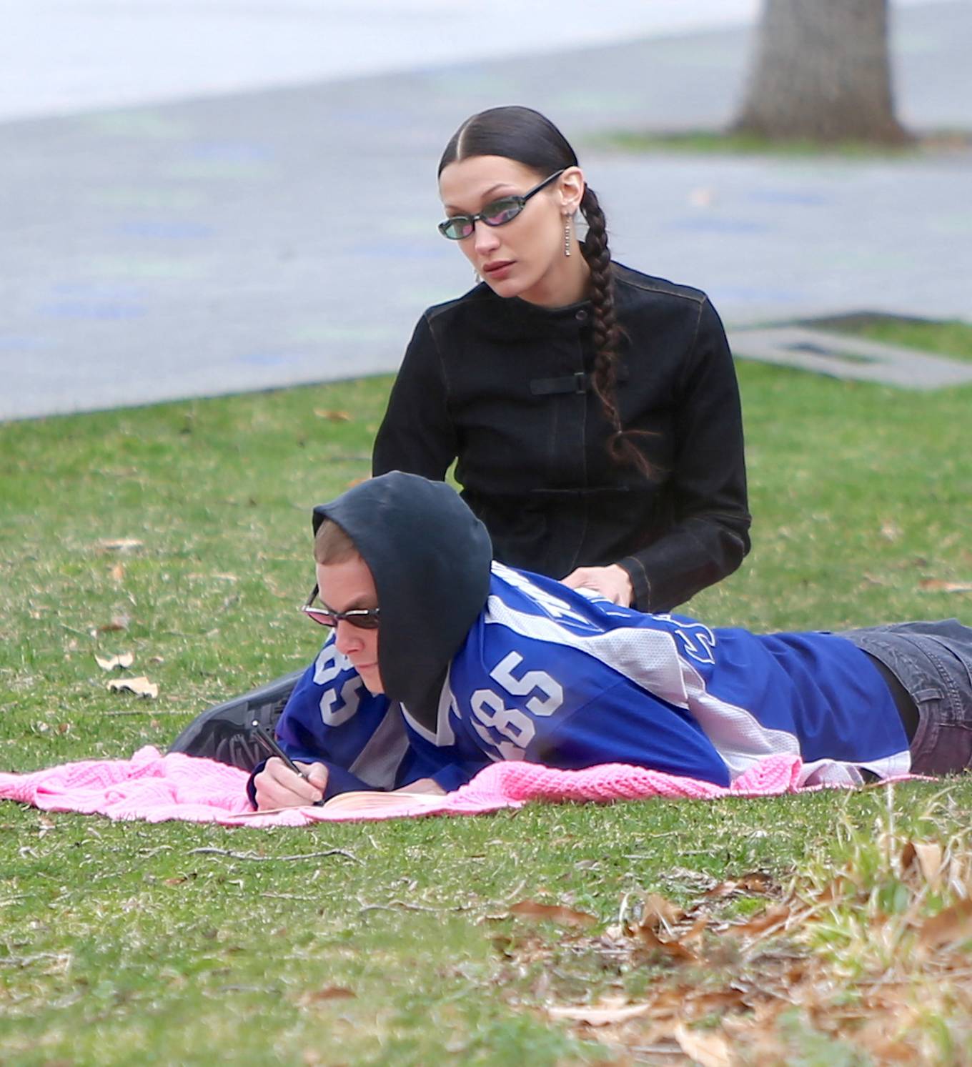 Bella Hadid – Spotted relaxing on the Hudson River Park