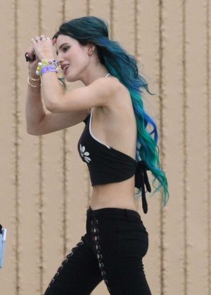 Bella Thorne Arrives to the set of 'Assassination Nation' in New Orleans