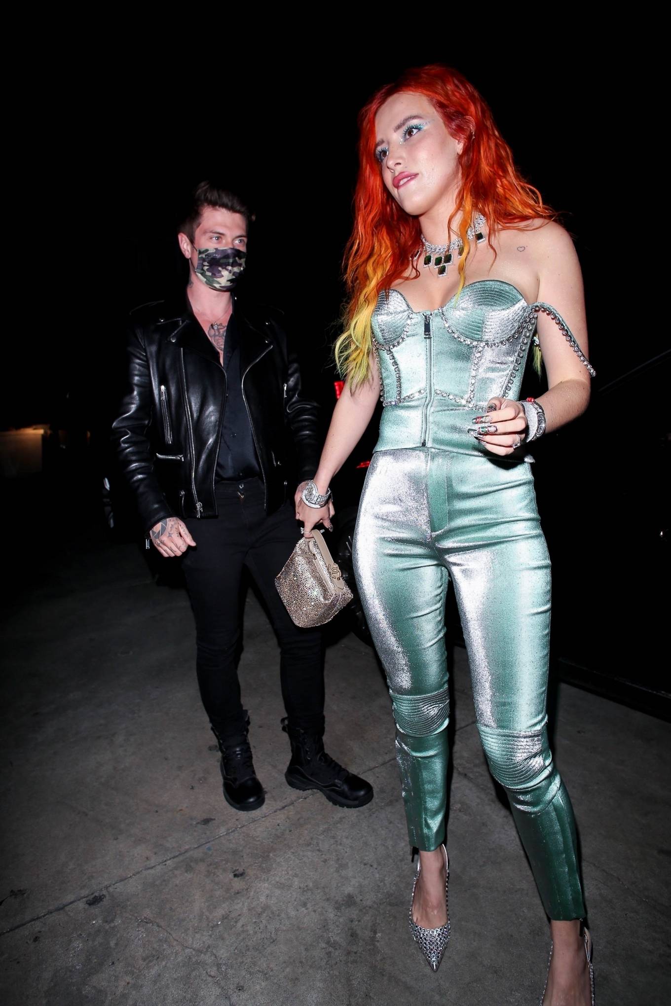 Bella Thorne 2021 : Bella Thorne – Flshing her ring while out with her fiance Benjamin Mascolo in Los Angeles-01