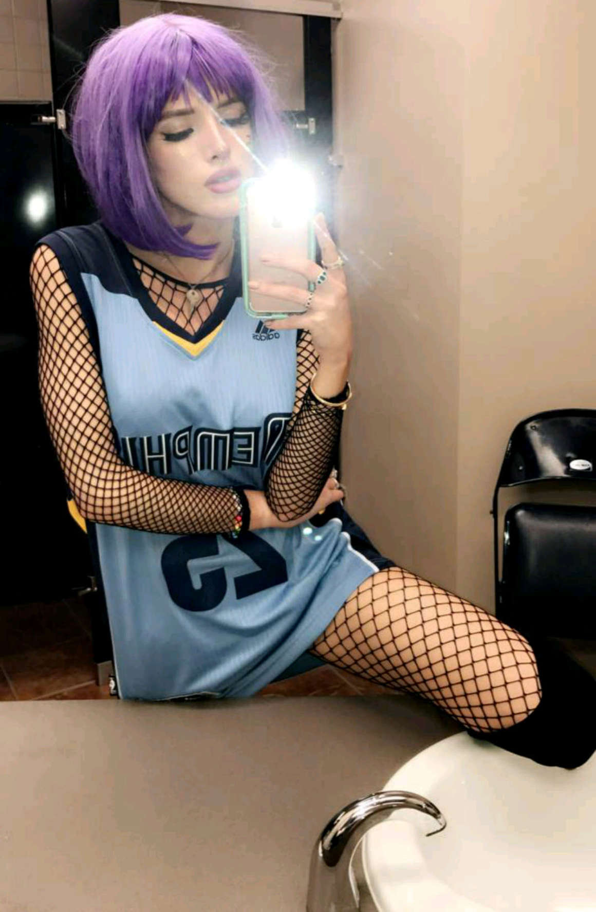 Bella Thorne on Memphis Grizzlies game - Snapchat