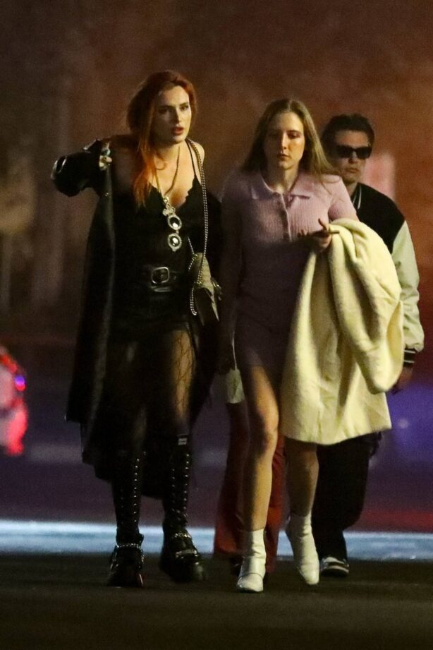 Bella Thorne - Out for dinner with friends at Yamashiro in Los Angeles
