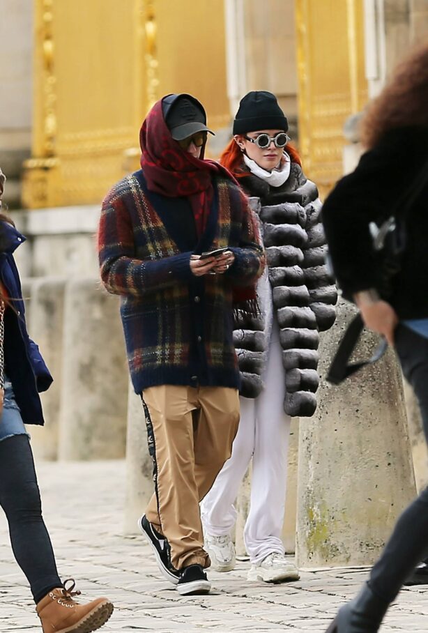 Bella Thorne - With her fiance Benjamin Mascolo went to Versailles