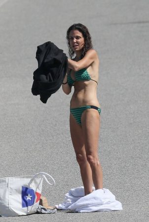 Bethenny Frankel in Bikini on the beach in The Hamptons
