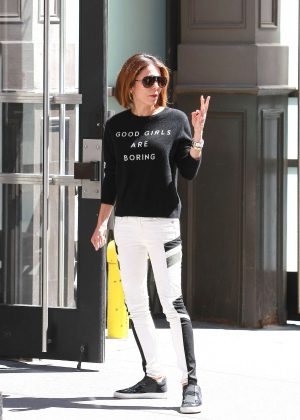 Bethenny Frankel in Tight Jeans out in Soho