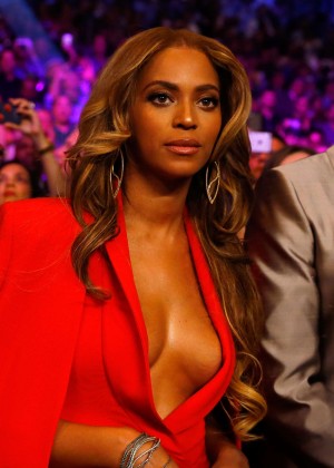Beyonce - Floyd Mayweather vs. Manny Pacquiao Fight in Las Vegas