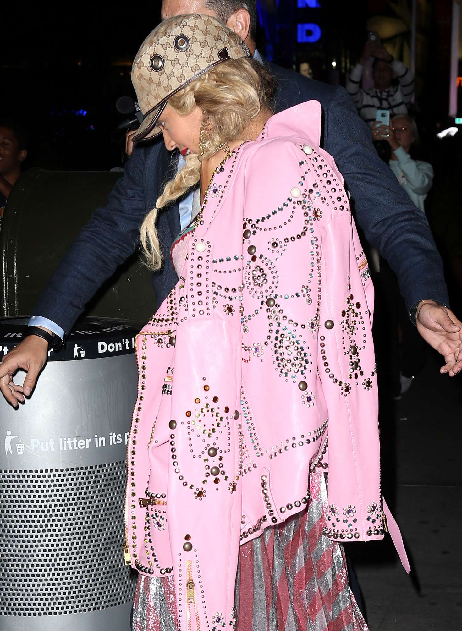 Beyonce 2016 : Beyonce in Pink out and about in New York City -01