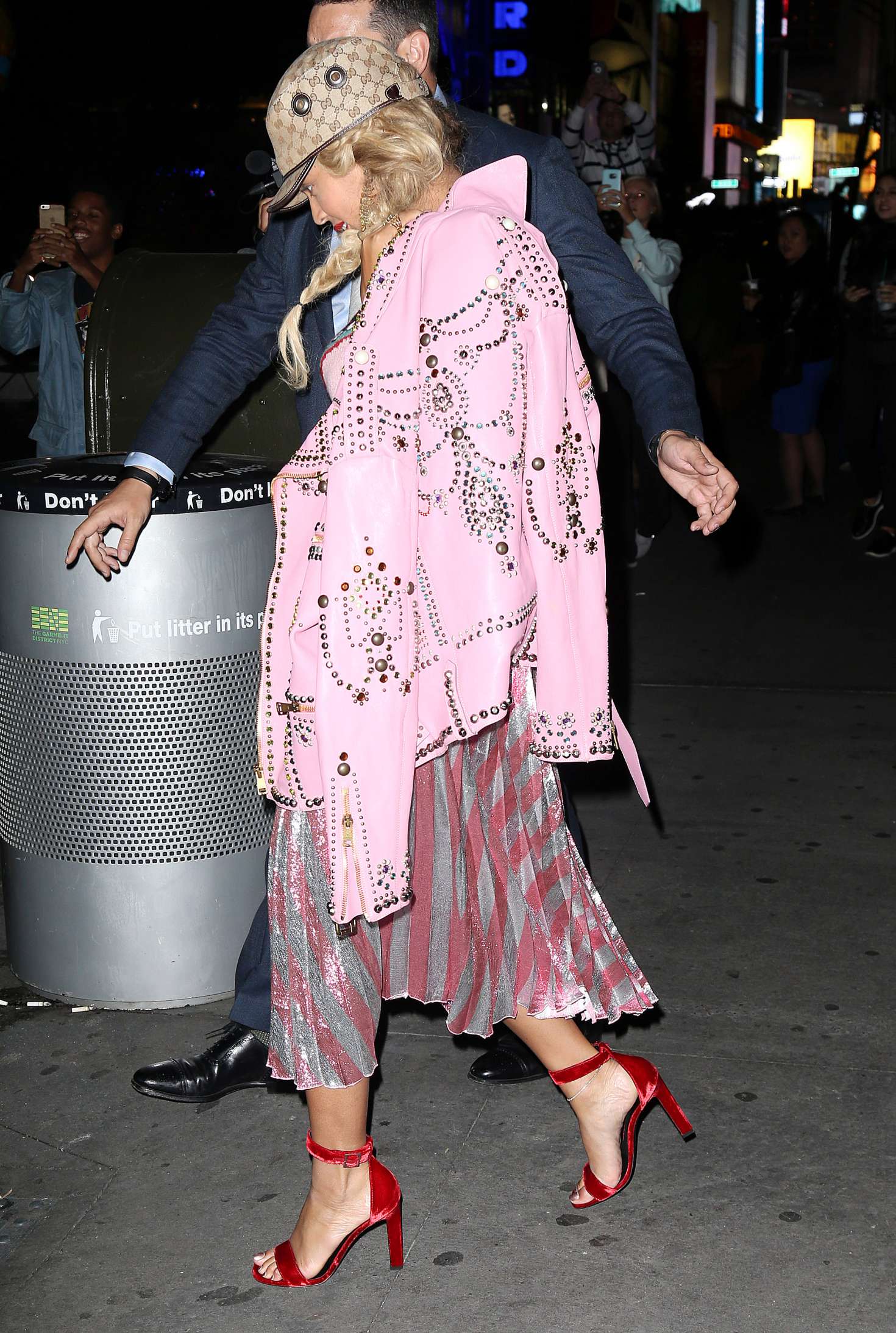 Beyonce 2016 : Beyonce in Pink out and about in New York City -12