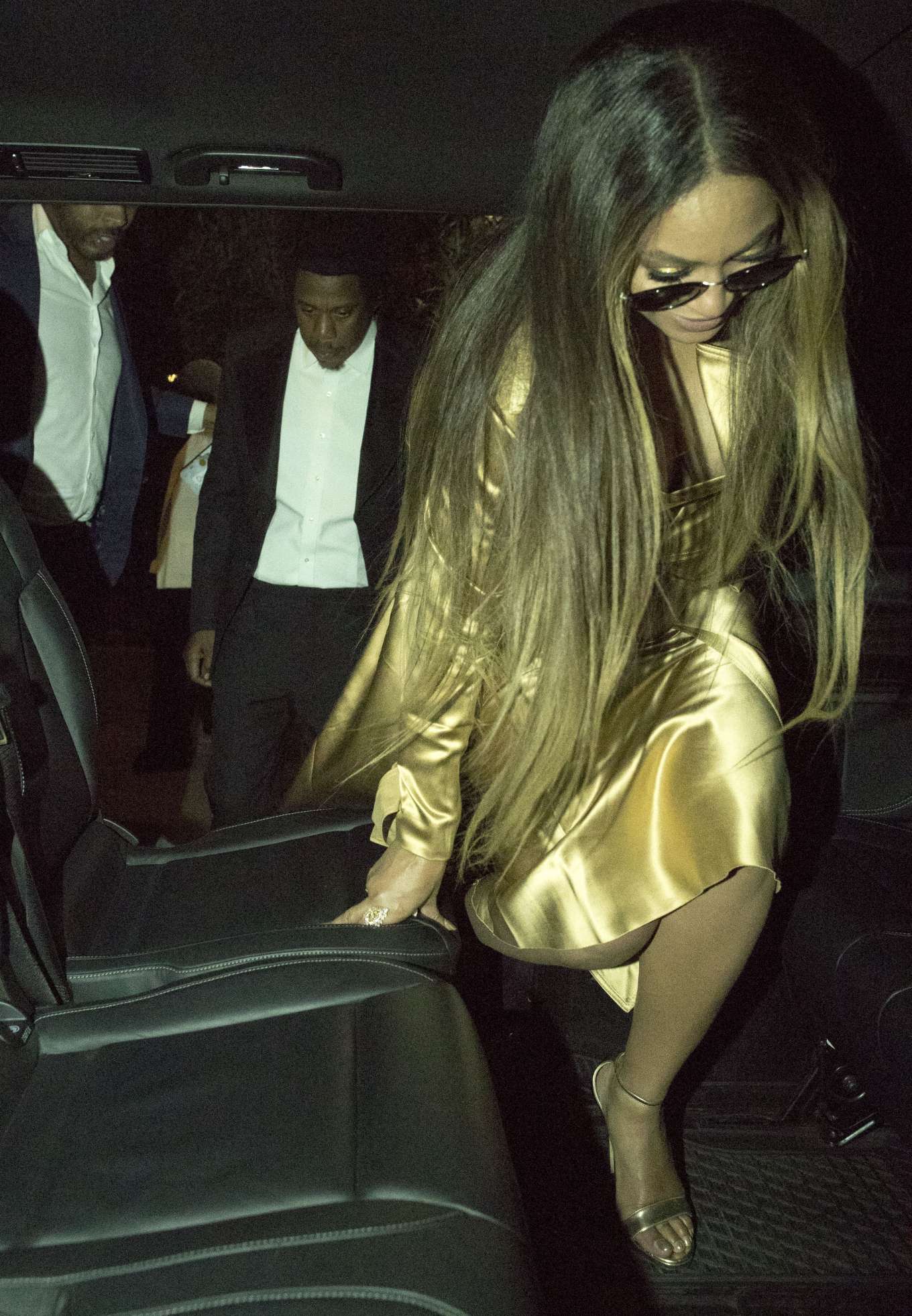 Beyonce â€“ Leaving a Private Party at Harryâ€™s Bar in London