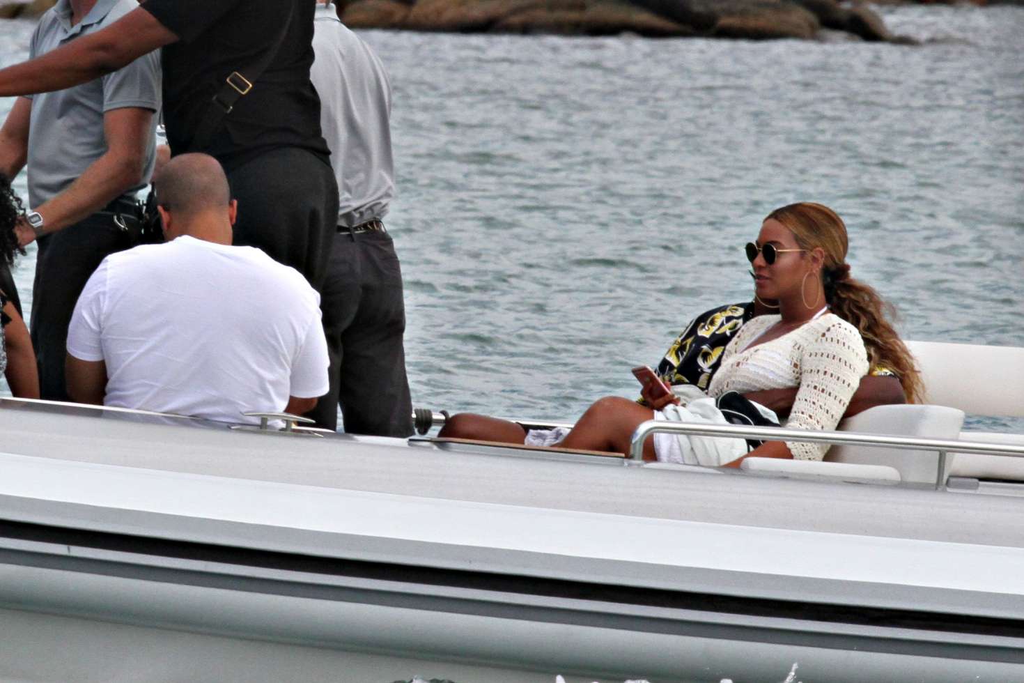 Beyonce 2016 : Beyonce on a yacht in Sardinia -02