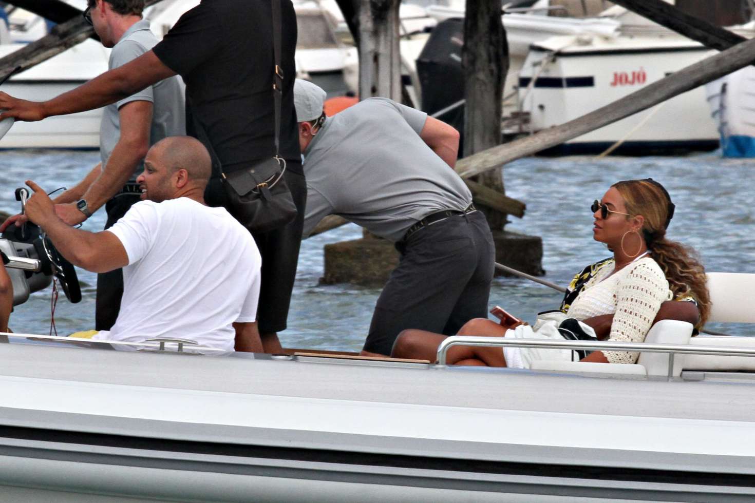 Beyonce 2016 : Beyonce on a yacht in Sardinia -06