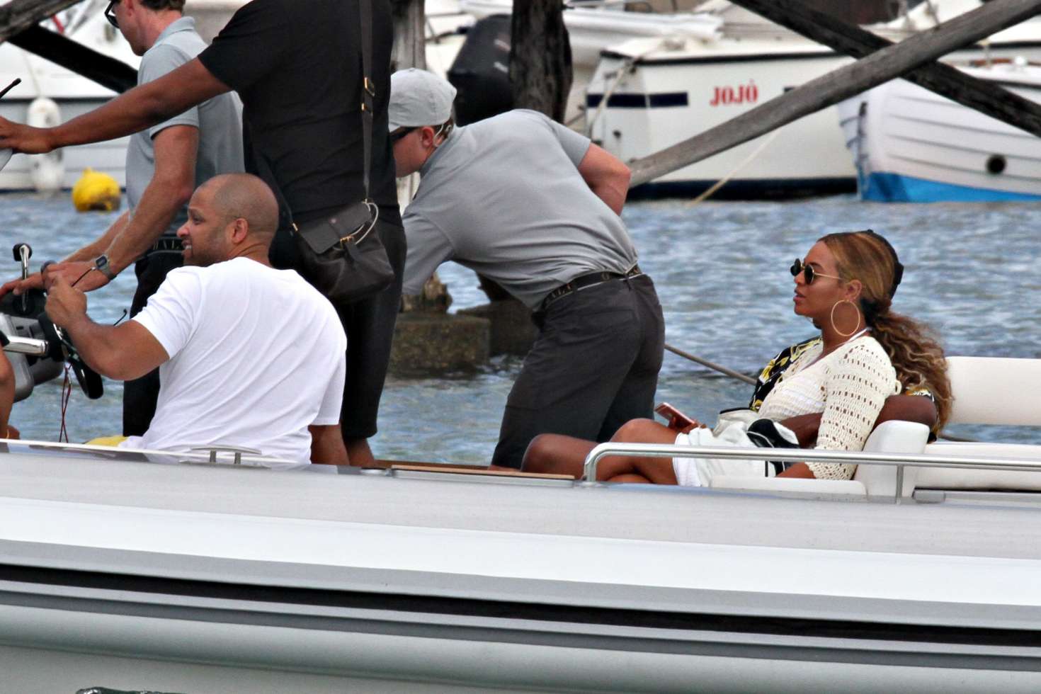 Beyonce 2016 : Beyonce on a yacht in Sardinia -12
