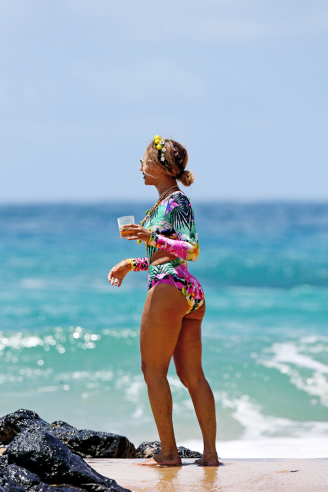 Beyonce on the beach in Hawaii