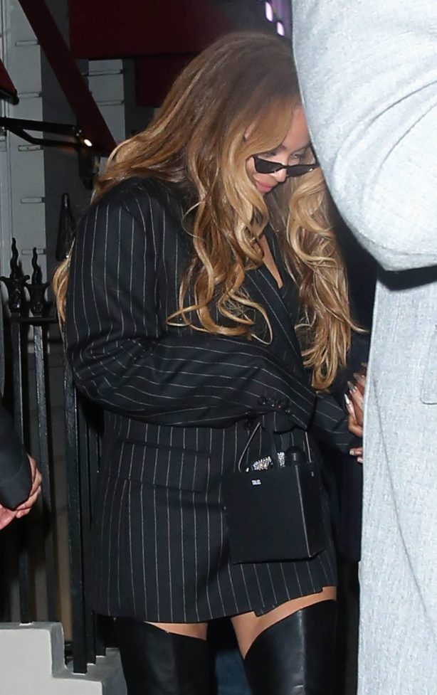Beyonce - Seen leaving Oswald's in Mayfair - London