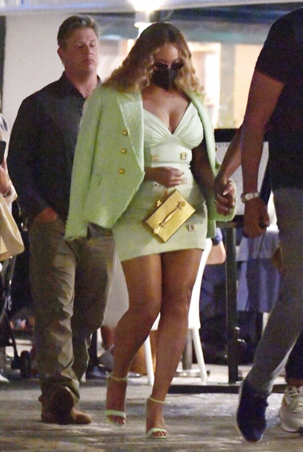 Beyonce - Steps out in a lime green dress in Portofino