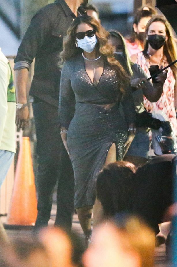 Beyonce - Wear mesh dress as she boards a boat in Miami